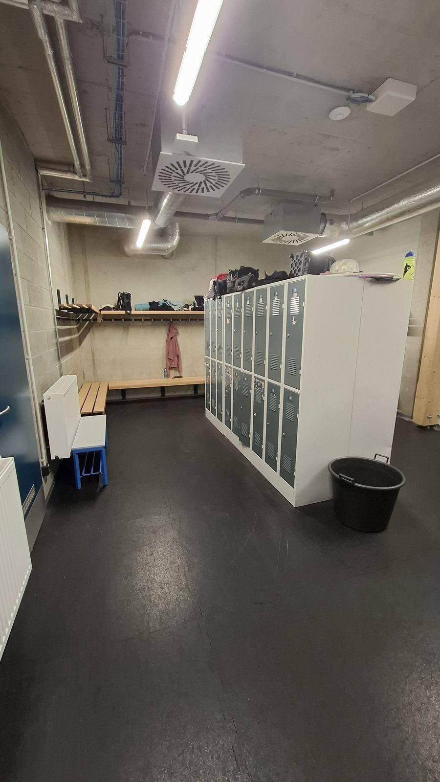 Locker room 2